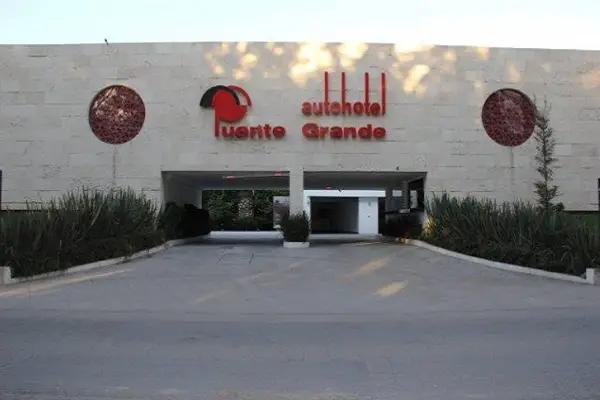 autohotel puente grande