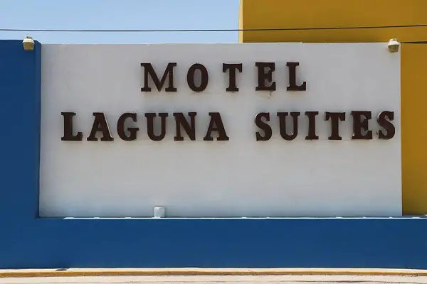 motel la laguna suites