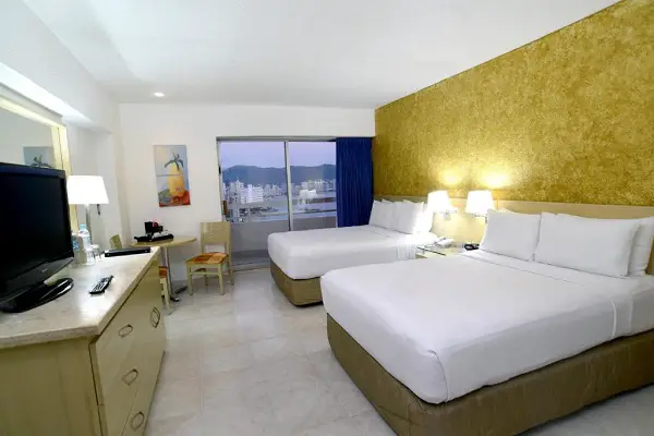 hotel crowne plaza acapulco