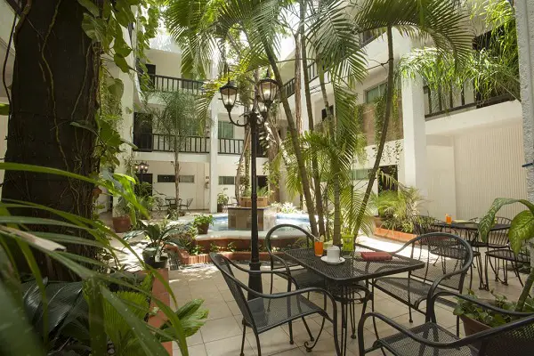 hotel colonial cancun