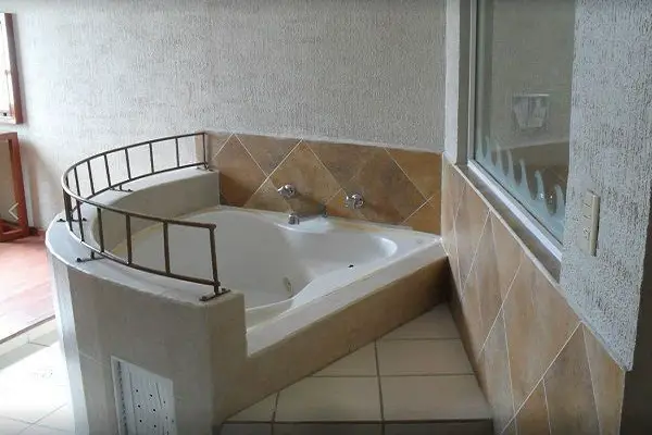 habitacion-con-jacuzzi2-motel-bugambilias