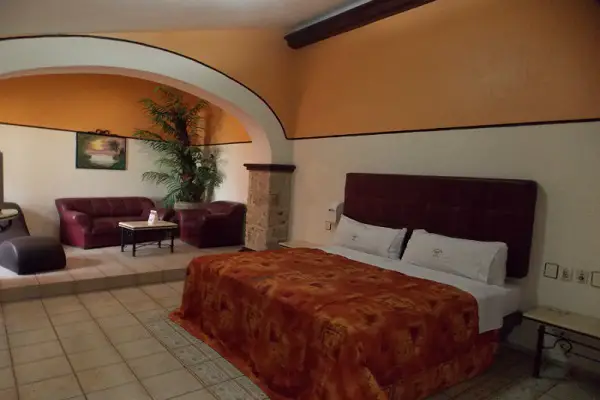 habitacion-doble-con-jacuzzi-motel-garden