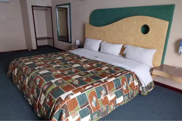 master-suite-con-jacuzzi-alberca-motel-pedra
