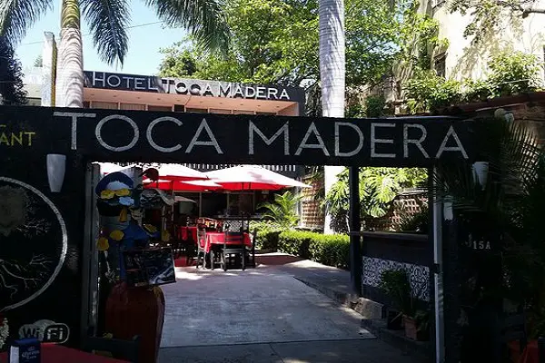 toca-madera-hoteles-en-chapala