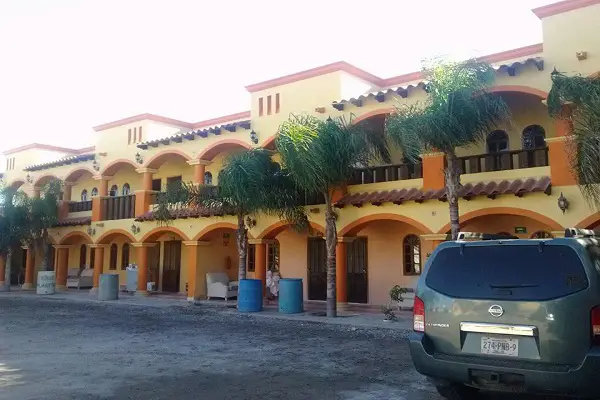 hotel-cowboy-hoteles-en-guerrero-negro