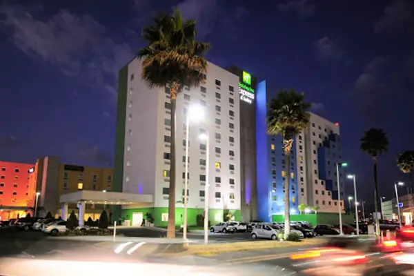 holiday-inn-express-toluca-zona-aeropuerto-hoteles-en-xonacatlan