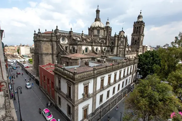 hostel-mundo-joven-catedral-hoteles-buenos-bonitos-y-baratos