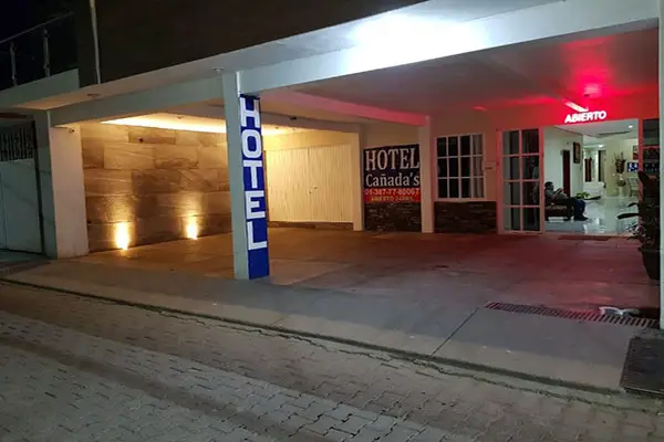 hotel-canadas-hoteles-en-villa-corona