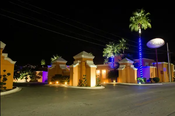 motel-mansion-moteles-en-carretera-nacional